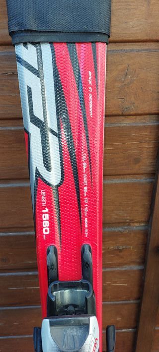 Tablas de ski con fijaciones móviles 