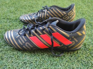 Vendo botas fútbol Adidas NEMEZIZ MESSI 17FG

42