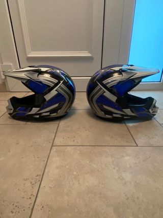 Vendo casco HELMET, Sin estrenar. Talla XS.