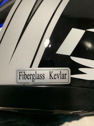 Vendo casco HELMET, Sin estrenar. Talla XS.