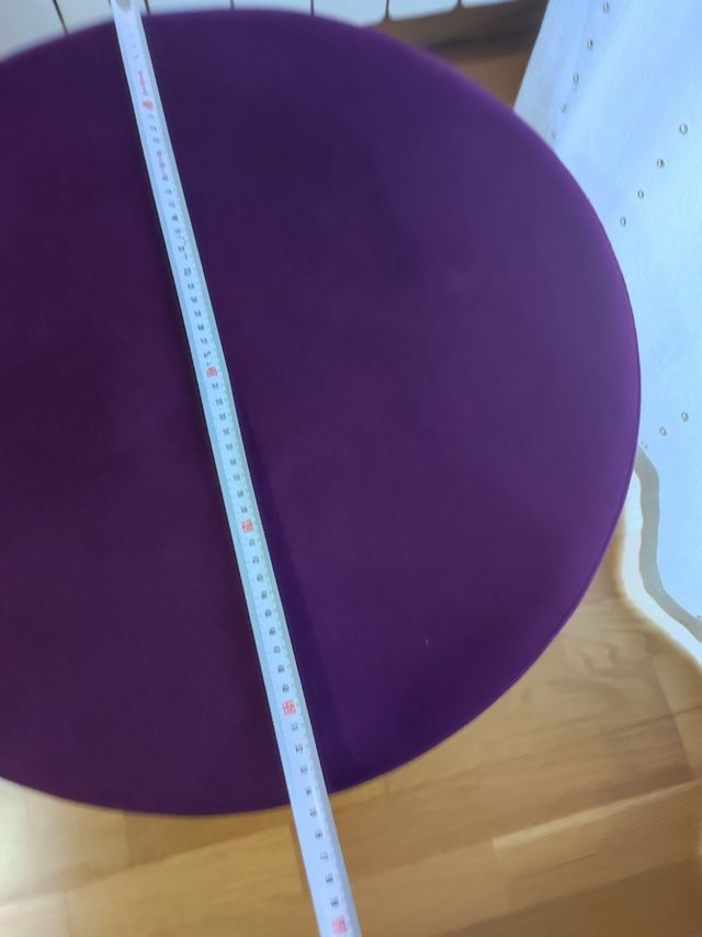PUFF MORADO REDONDO.