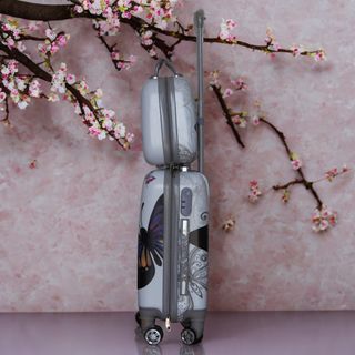 Maleta cabina + neceser 40 €