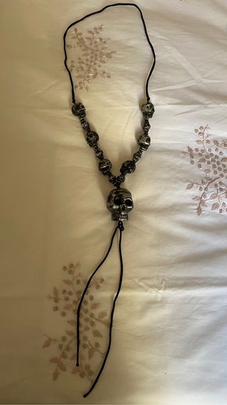 Collar de calaveras