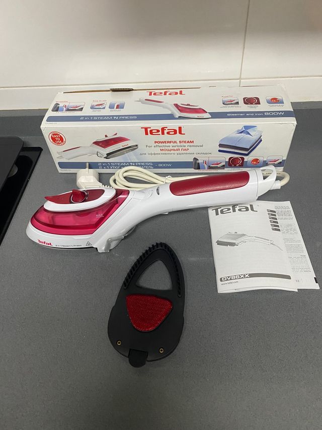 Cepillo de vapor Steam N Press 2 en 1 Tefal DV8610 de segunda mano por