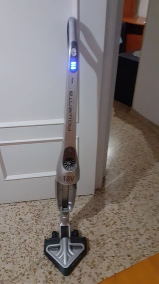 una aspiradora de marca se calga y puede esta ASTA