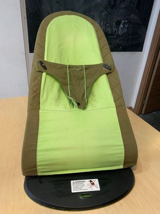 Hamaca Babybjörn con juguete