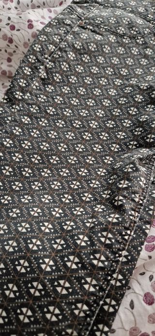 pantalón estampado de zara 