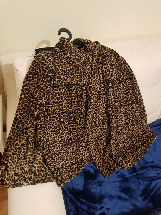 Disfraz capa. Talla grande. L