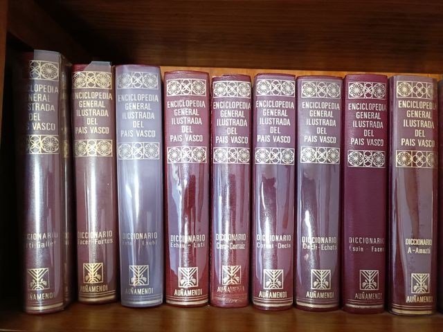 Enciclopedia vasca Auñamendi