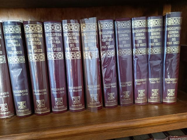 Enciclopedia vasca Auñamendi