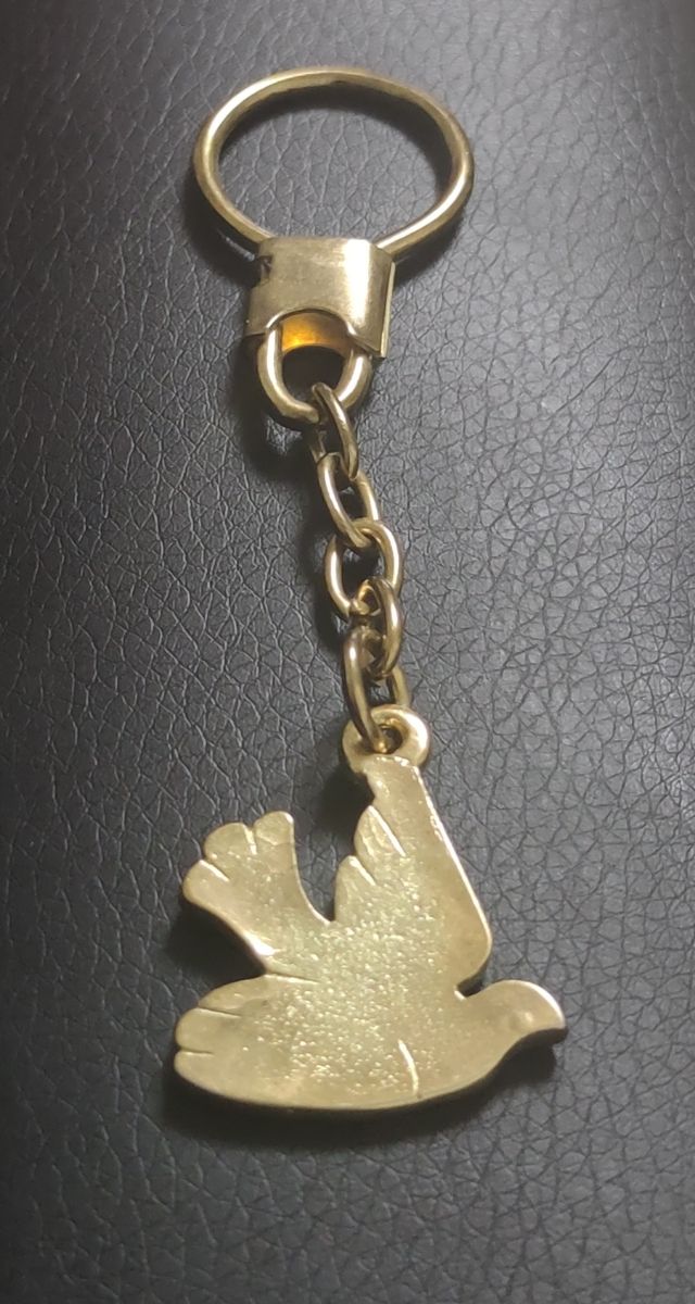 LLAVERO ANTIGUO DE LA PALOMA DE LA PAZ