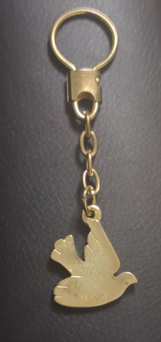 LLAVERO ANTIGUO DE LA PALOMA DE LA PAZ