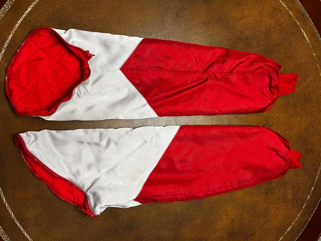 Abrigo tela marca kings