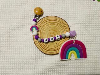 Chupetero y mordedor arco iris!