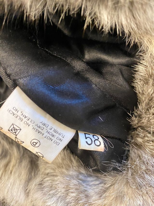 Colbacco verde con pelo