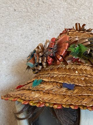 Gorro antiguo de paja. Indumentaria tradicional.