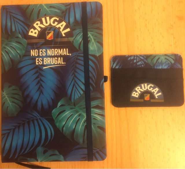 Cuaderno y tarjetero Brugal
