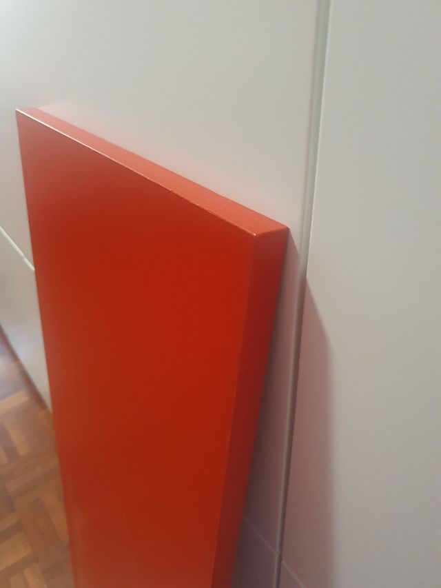 Balda roja (también disponible en negra)