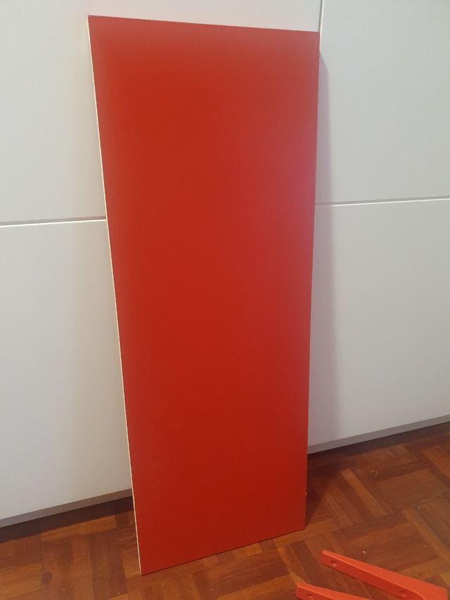 Balda roja (también disponible en negra)