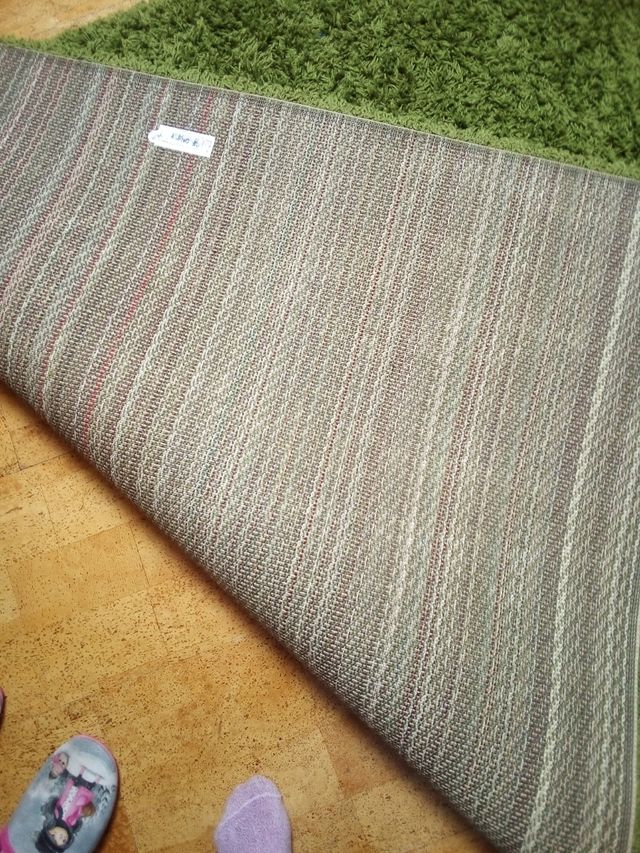 Alfombra verde de Ikea.