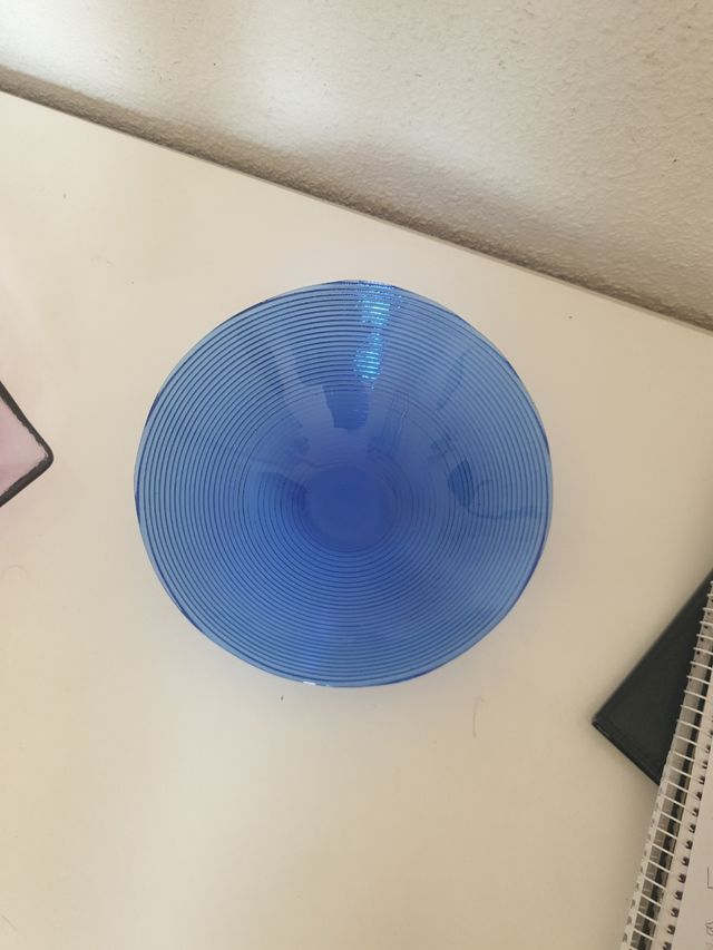 Fuente de cristal azul