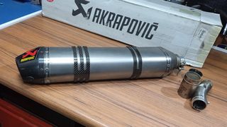 Tubo de escape Akrapovic