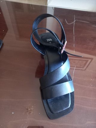 sandalias Zara