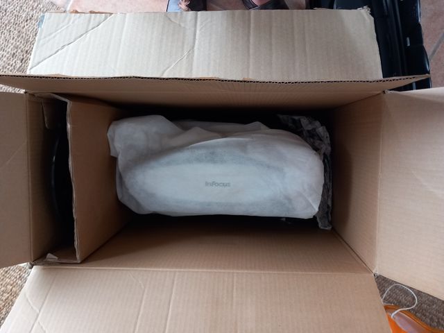 Proyector cine INFOCUS IN72