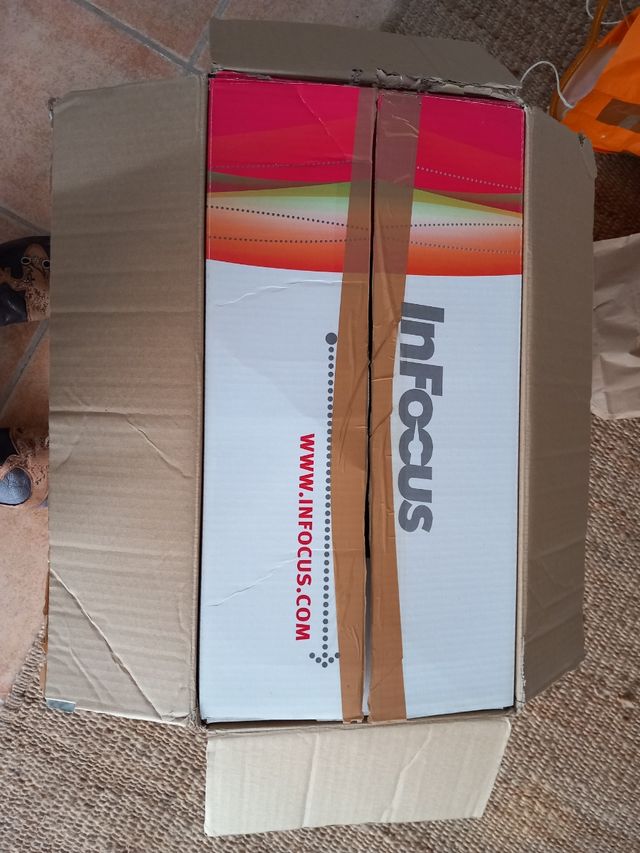 Proyector cine INFOCUS IN72