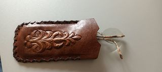 Custodia occhiali in cuoio, fatta a mano