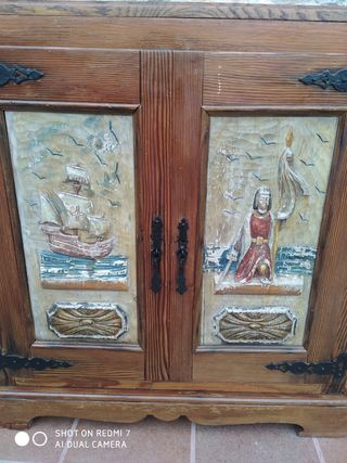 mueble antiguo. Cristóbal Colón.