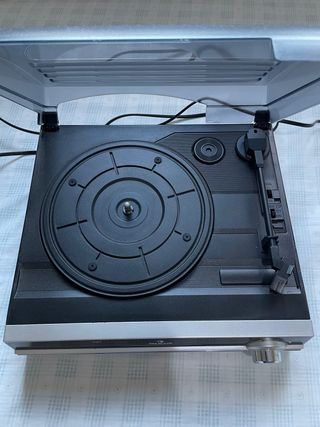 Tocadiscos con 7 vinilos
