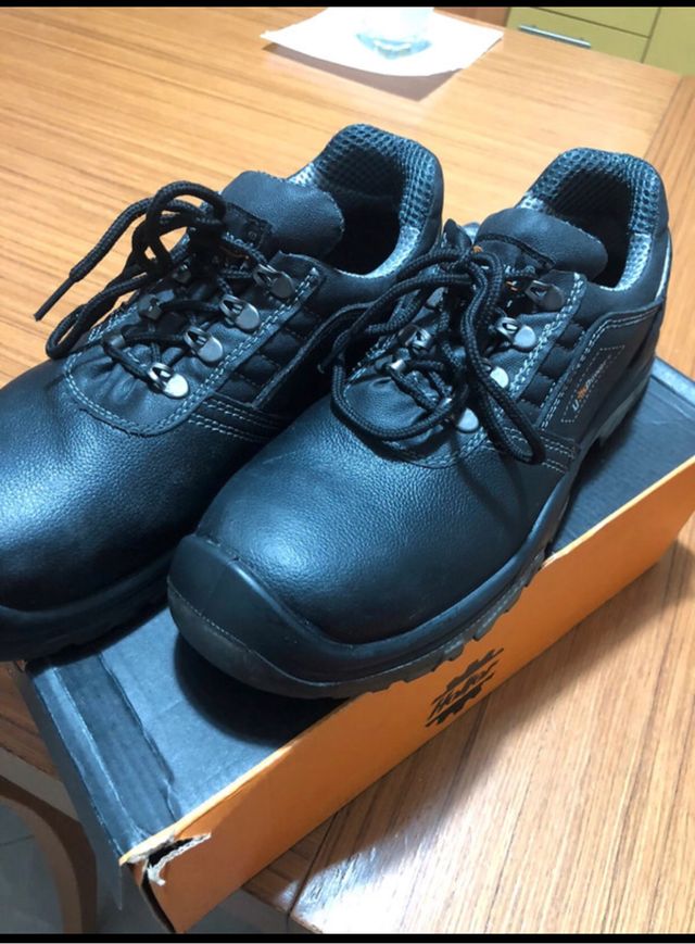 Scarpe antinfortunistiche #lavoro