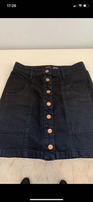 Falda tejana negra/ Stradivarius