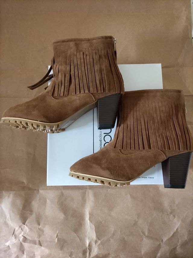 Botines mujer flecos T 41 SIN ESTRENAR