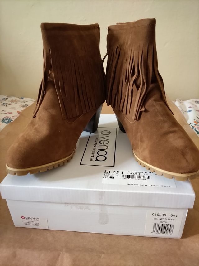 Botines mujer flecos T 41 SIN ESTRENAR