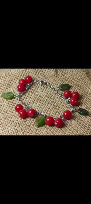 Pulsera bayas jugosos jade verde y mineral rojo
