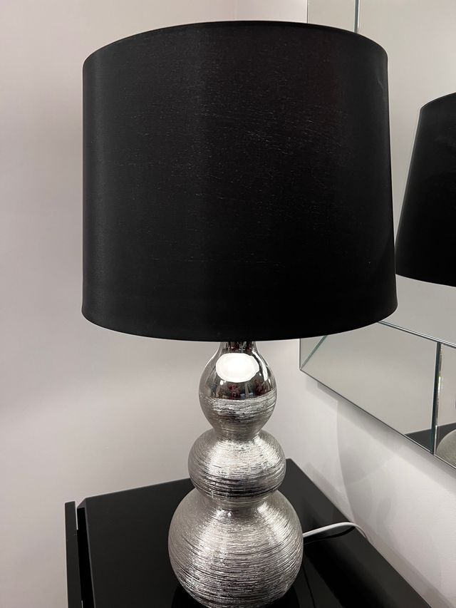 Lampara cromada con tulipa