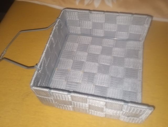 Servilletero de cintas entrelazadas