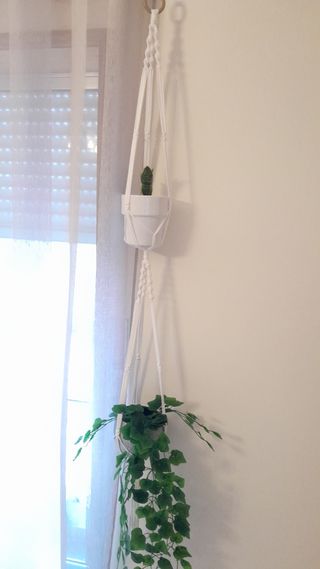 Duplo suporte para vasos em macramé