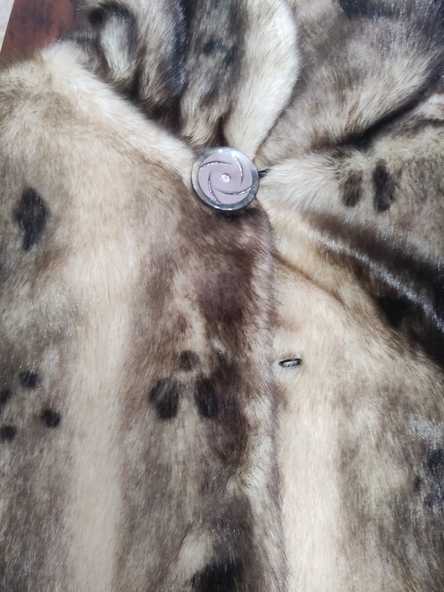 Chaquetón de pelo sintético de señora