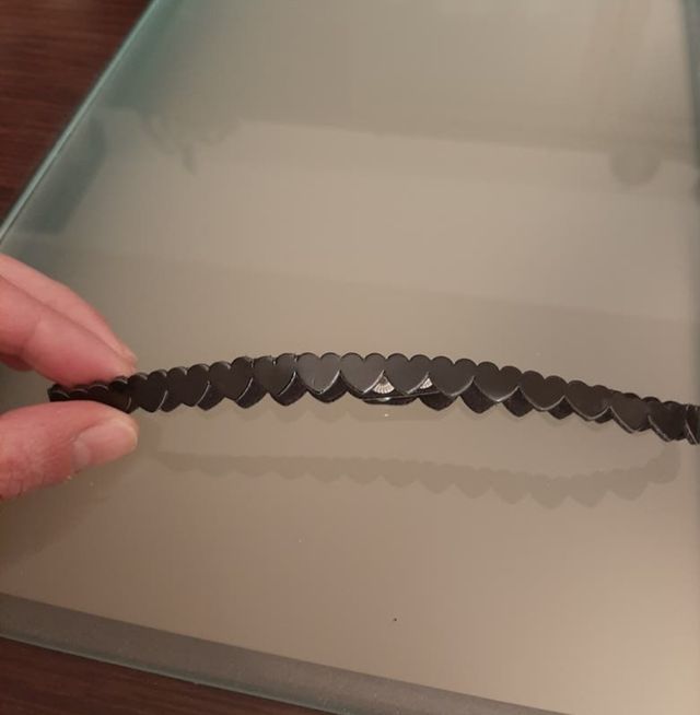 chocker charol negro corazones