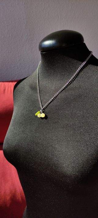 Collar mini bayas mineral amarillo y jade verde