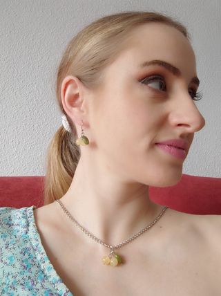 Pendientes mini bayas mineral amarillo y jadeverde