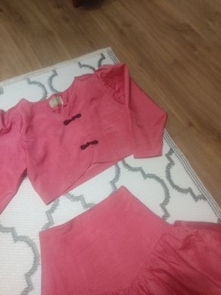 Conjunto de Falda y torera rosa fucsia elegante