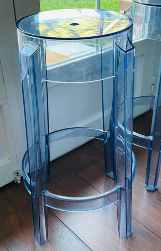 Sgabello Charles Ghost medio