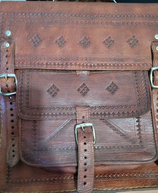 Bolso -cartera de cuero repujado