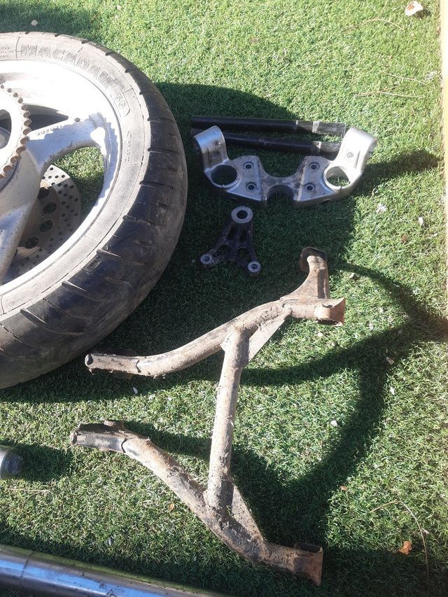 DESPIECE GSX 750 F.