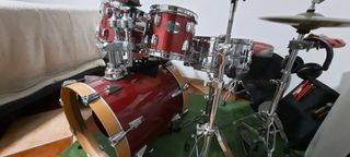 Baterìa (sólo cascos)