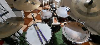 Baterìa (sólo cascos)